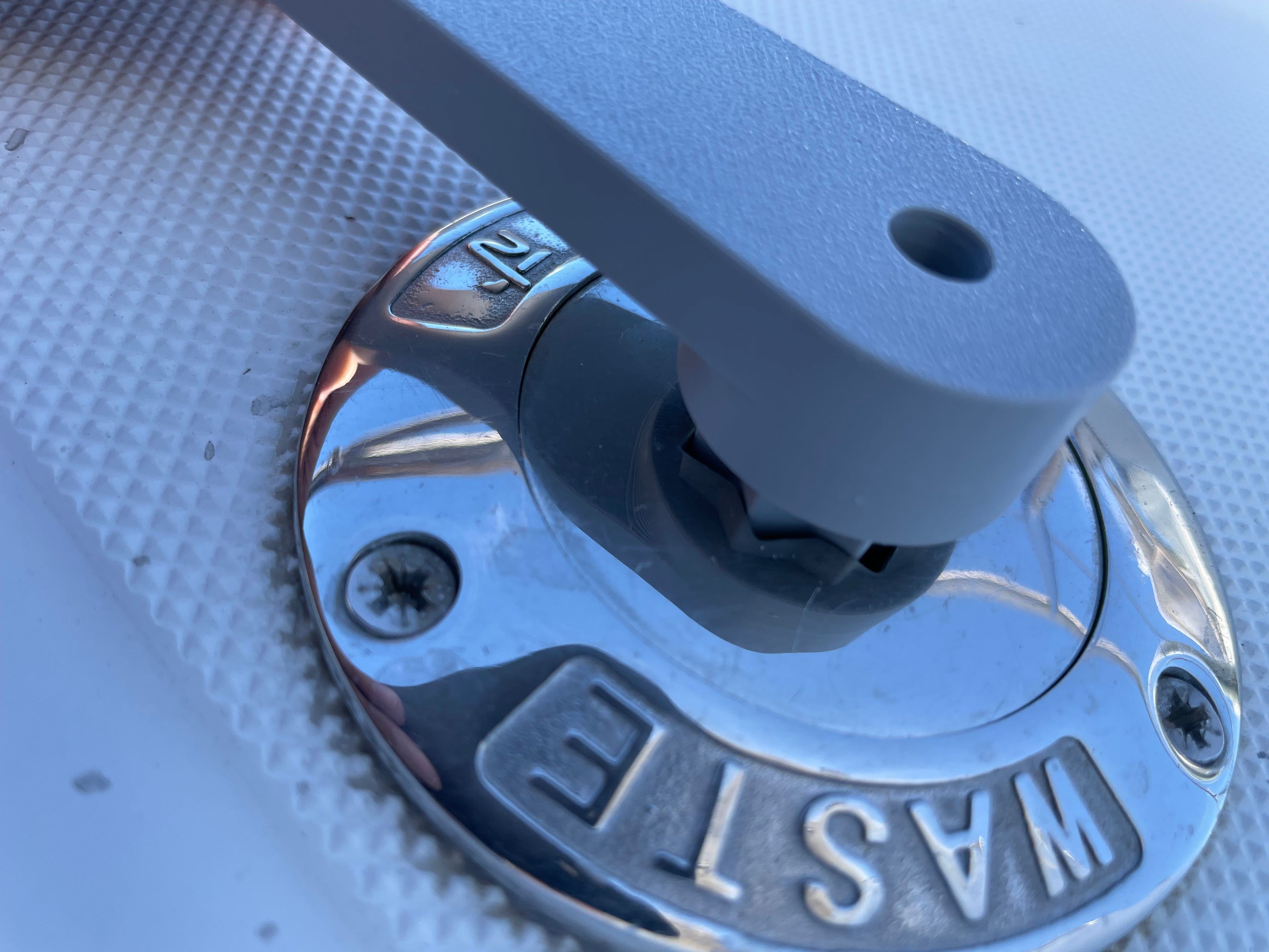 Deck Key For JEANNEAU / BENETEAU and others